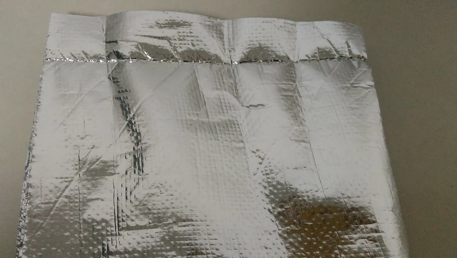 Sound Proof Multi Layer Foil Insulation Roof Thermal Insulation Aluminum Foil Lamination Woven Fabric Coated PE Thermal Insulation Blanket for Roofing / Wall